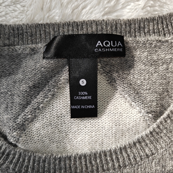 AQUA Sz Small 100% Cashmere Gray White Sweater Black Lace Soft Cozy Long‎ Sleeve - Picture 6 of 6